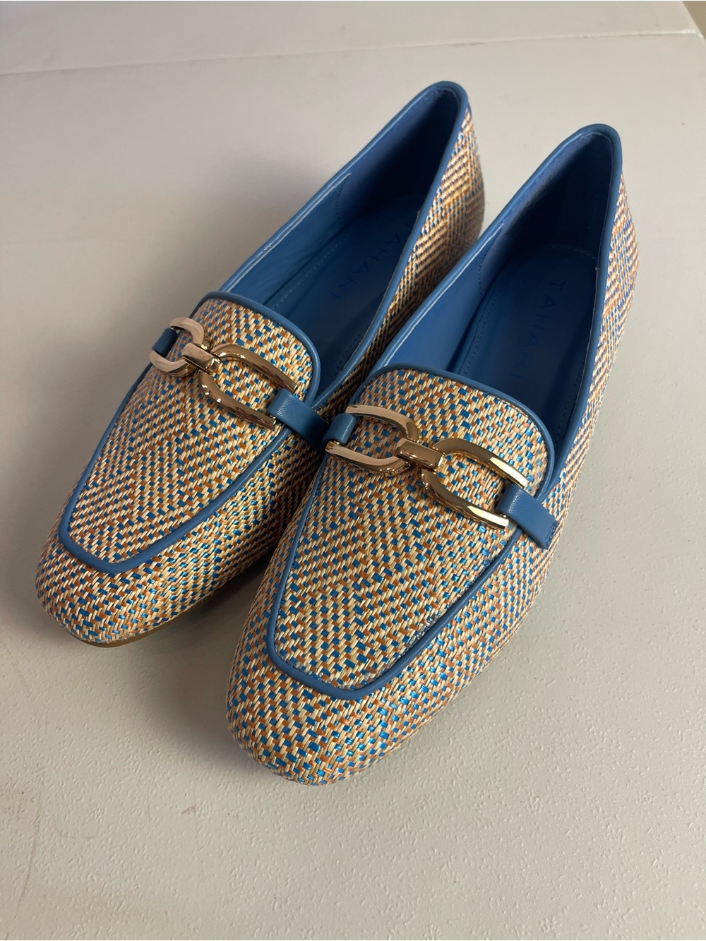 Tahari Woven Loafers Gold Buckle Slip On 8.5 Flats Preppy Quiet Luxury Old Money